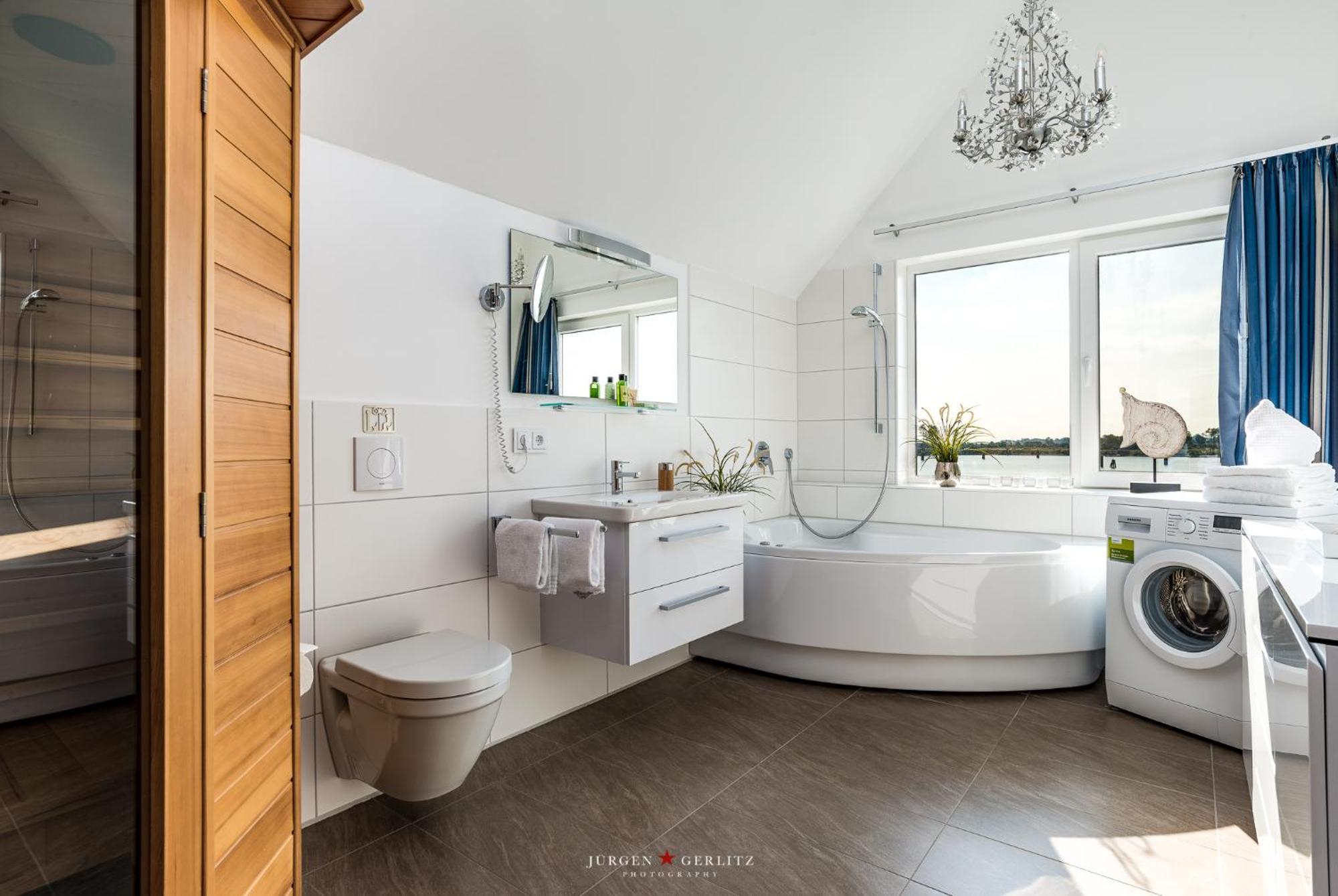 Apartment Quarterdeck *