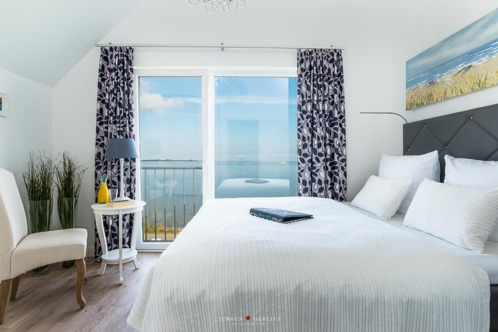 Apartment Quarterdeck *